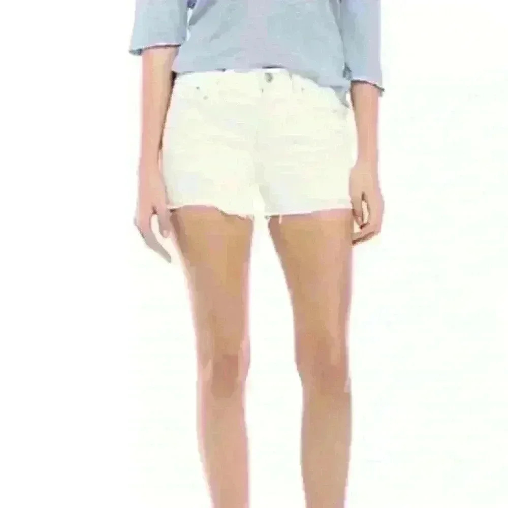 Free People We the free white Sofia denim shorts sz 25/0